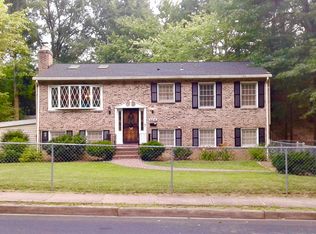 8216 Lakepark Dr, Alexandria, VA 22309