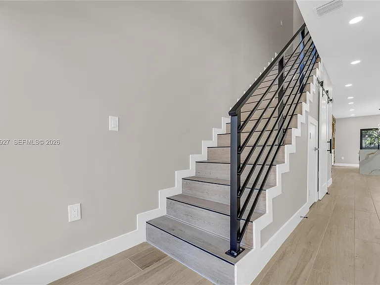 1818 NW 49th St — Photo 28