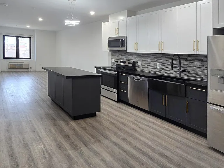 211 Baldwin Ave #403 — Photo 20