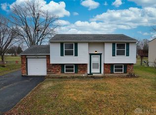 152 Lexington Farm Rd, Englewood, OH 45322