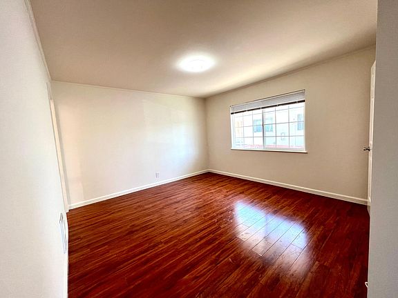 3rd image of 140 Santa Dominga Ave APT 1
