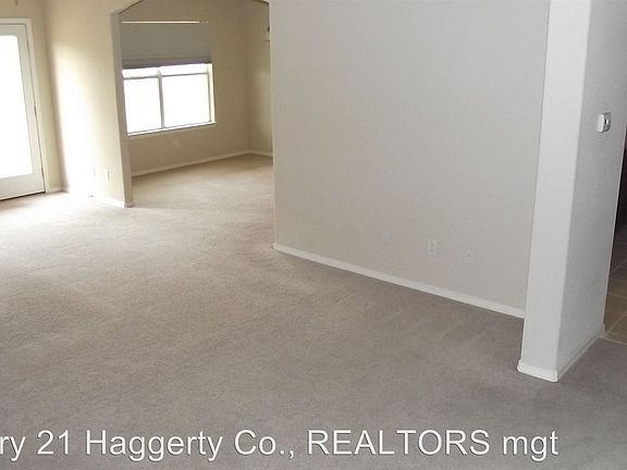4th image of 648 Cancellare Ave