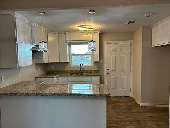 3rd image of 5104 Pimiento Dr