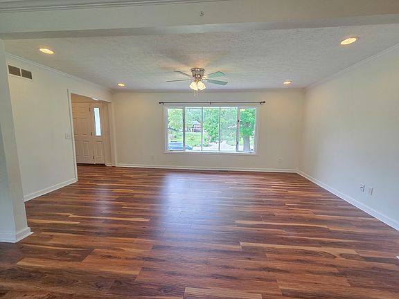 5th image of 422 Dayflower Ct