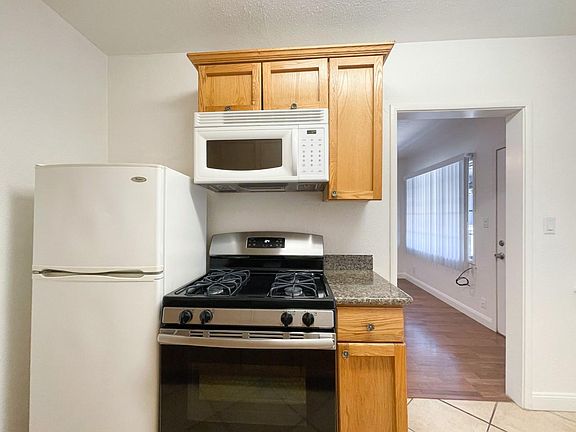 4th image of 2318 O St APT 2