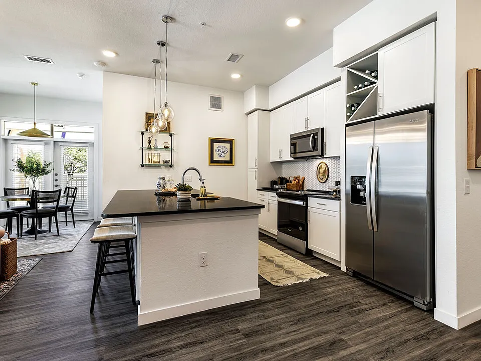 Vera Cedar Park apartments community photo