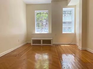 301 W 105th St #1, New York, NY 10025