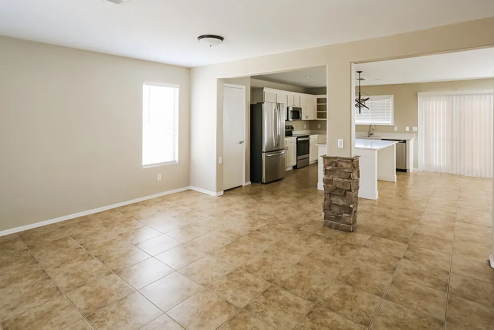 4 bed, 2.5 bath, 1846 sqft, $2,330 — Photo 4
