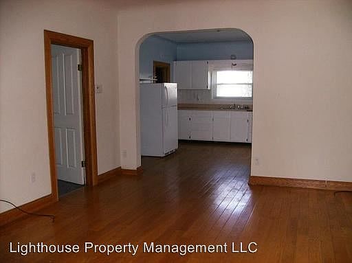 2nd image of 161 Ann St NE