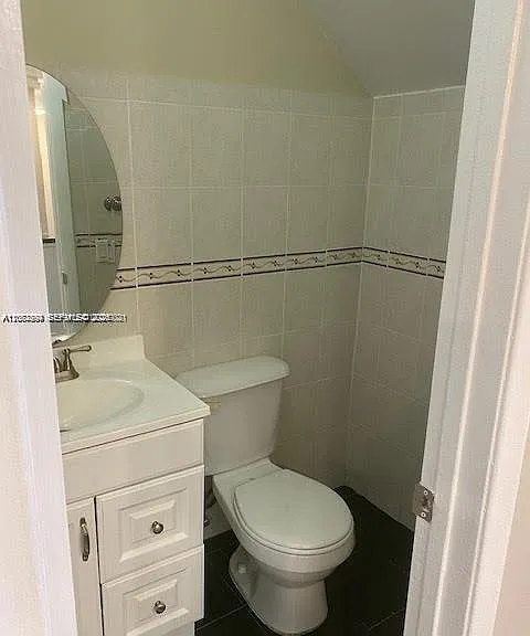 643 W 68th St #643 — Photo 10