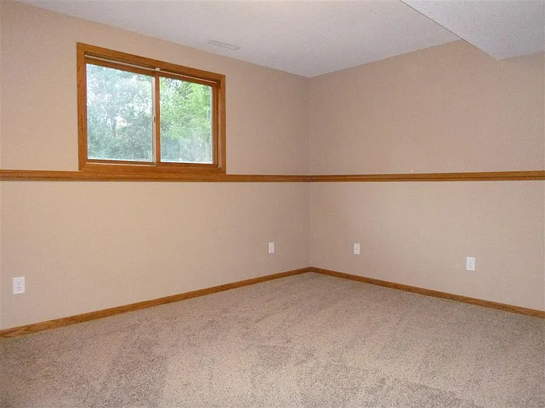808 Chalet Dr NW — Photo 12