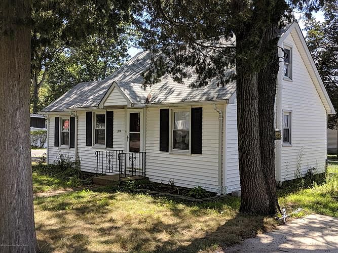1st image of 749 Acorn Dr