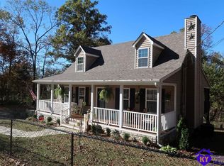 303 Cedar Glenn Ln, Radcliff, KY 40160