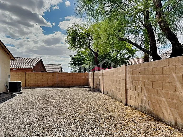 11852 W Cambridge Ave — Photo 21