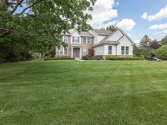 3rd image of 3110 Middlebury Ln