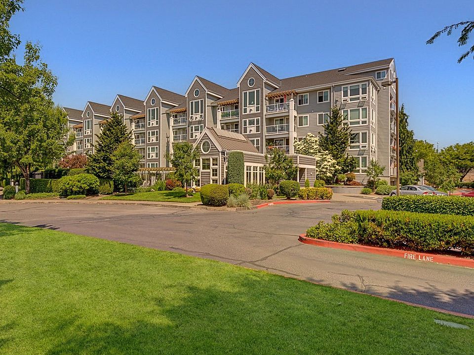 1st image of 520 SE Columbia River Dr APT 131