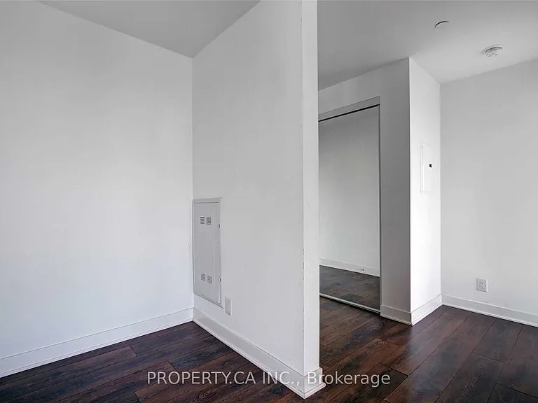 15 Grenville St #4704 — Photo 11