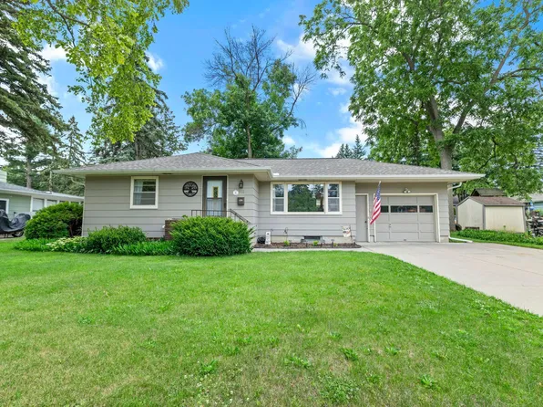 512 Woodley St E, Northfield, MN 55057