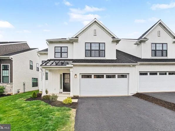105 Village Dr, Millersville, PA 17551