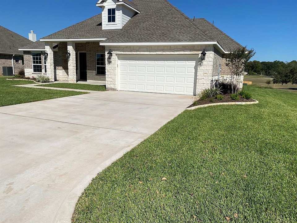 1st image of 1700 Timber Oaks Dr
