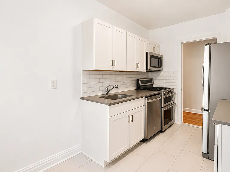 213 Bennett Ave #4C — Photo 10