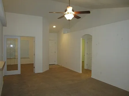 5007 Spirea Dr — Photo 4