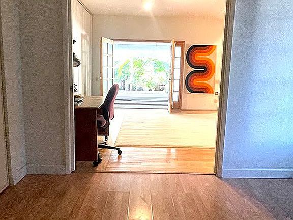 4th image of 847 Mooncrest Cir