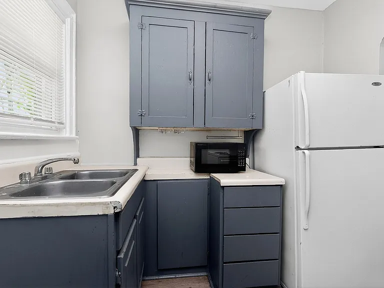 1418 Park Dr #4 — Photo 5