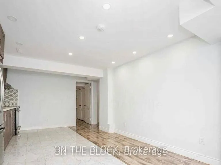362 N Park Blvd — Photo 7