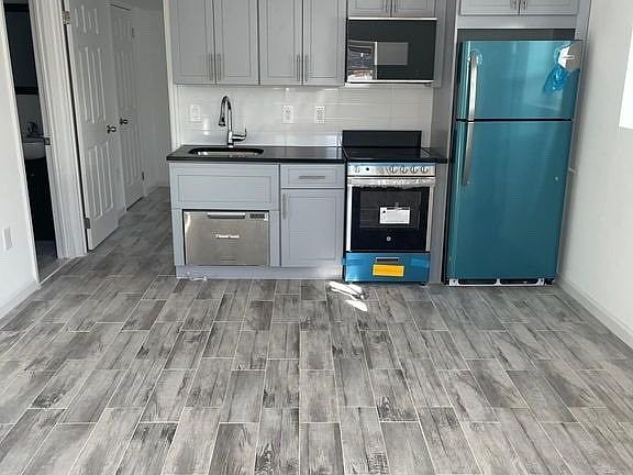 4th image of 6949 De Costa Ave