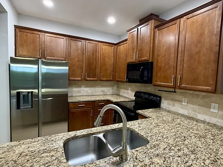 13305 Solar Dr — Photo 8