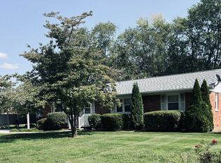 304 April Ave, Carmi, IL 62821