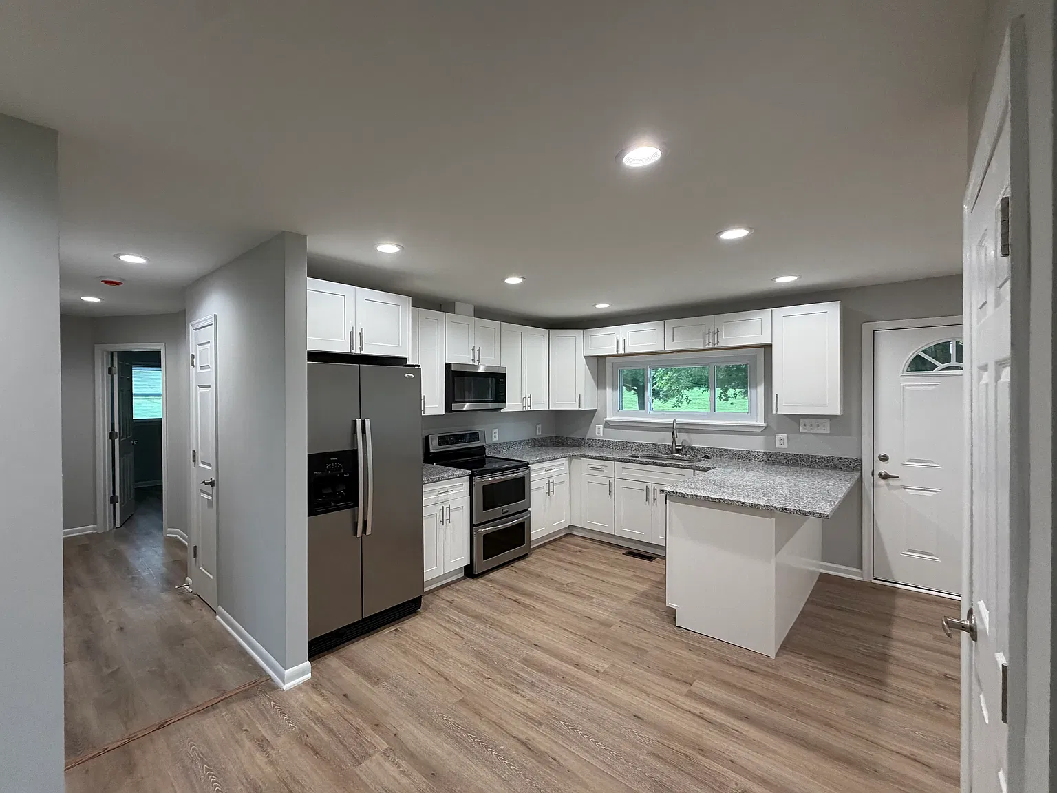 3 bed, 1600 sqft, $3,100 — Photo 4