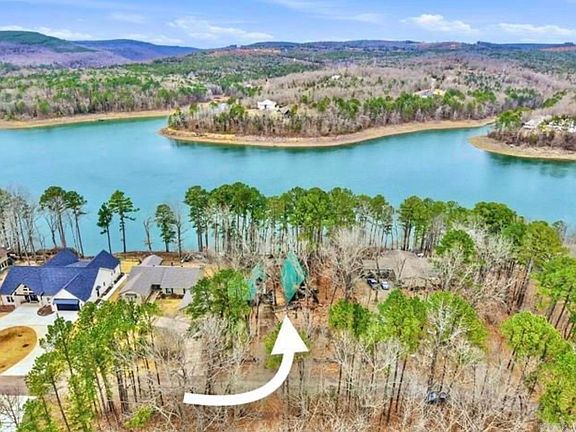 3rd image of 450 Davidson Cir