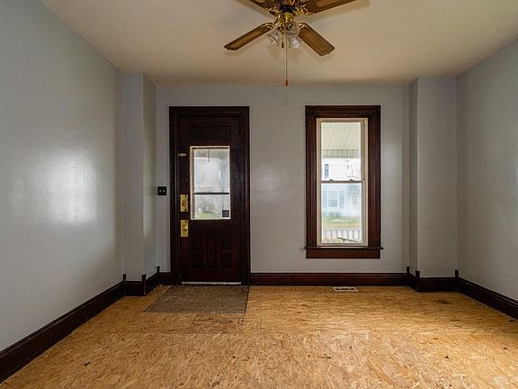5th image of 627 Market St