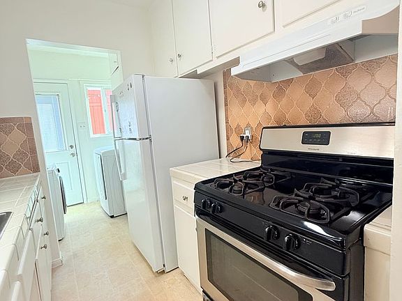 3rd image of 1120-1122 N Prospect Ave #1120