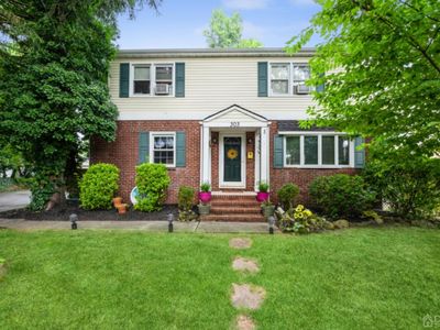 303 Dukes Rd, Colonia, NJ, 07067