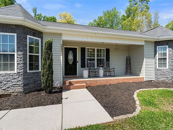 4th image of 331 Twin Creeks Dr