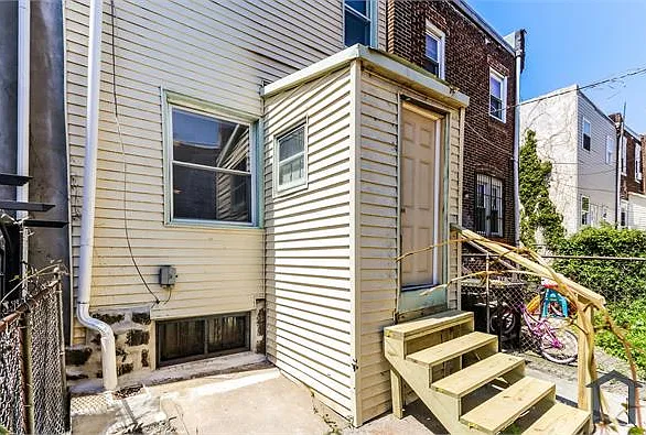 3 bed, 992 sqft, $1,275 — Photo 2