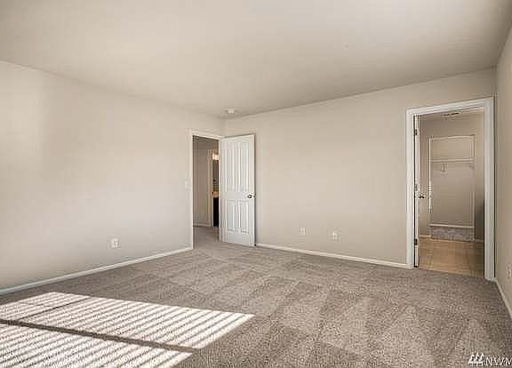 3rd image of 372 Elderberry St
