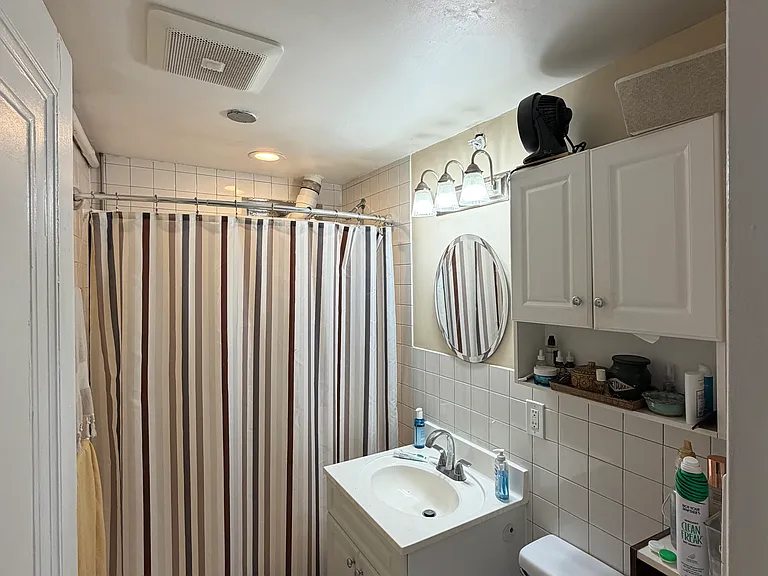 1450 Beacon St #B02 — Photo 10