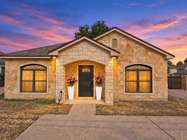 221 Gurley Ln, Waco, TX 76706