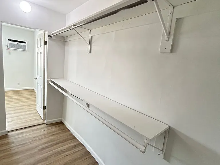 1951 Frank St #14 — Photo 31