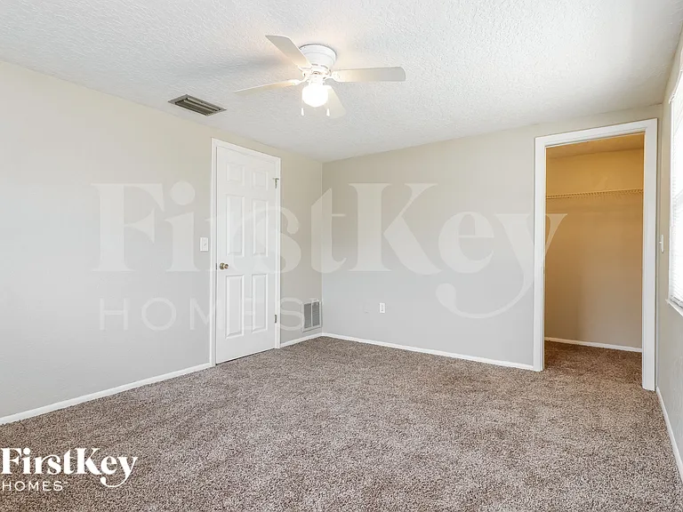 11221 Nome Ave — Photo 8