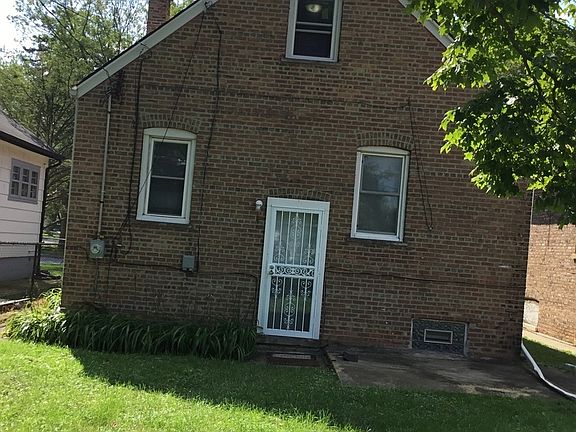 3rd image of 15745 Paulina St