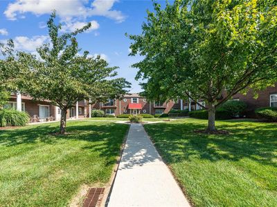 10311 Forest Brook Ln APT D, Saint Louis, MO, 63146
