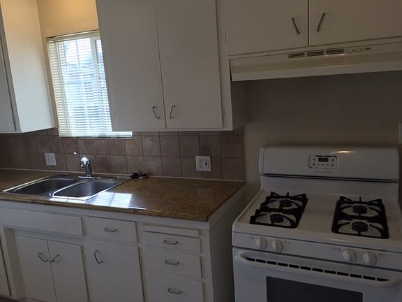 4th image of 3659 Camden Ave