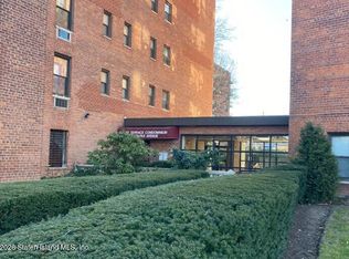 100 Colfax Ave APT 7J, Staten Island, NY 10306