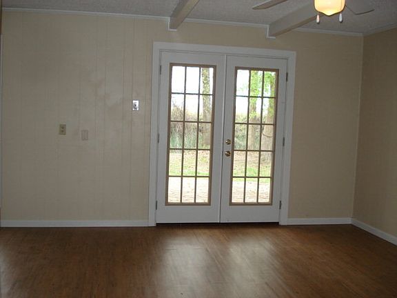 5th image of 304 Claudine St