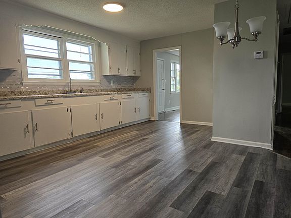 3rd image of 291 Fox Dr